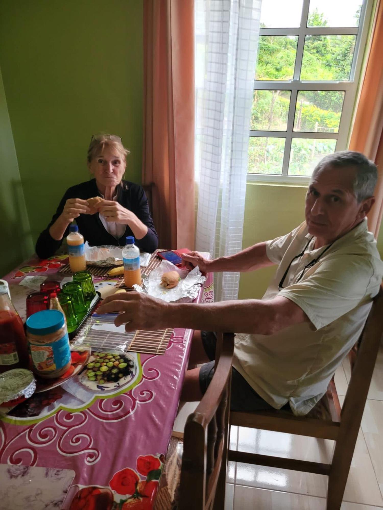 Tim'S & Mag'S Home Stay Roseau Dış mekan fotoğraf